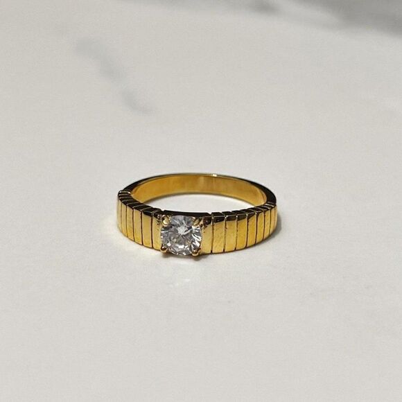 New! “Porscha” Gold Ribbed Ring - Picture 1 of 2